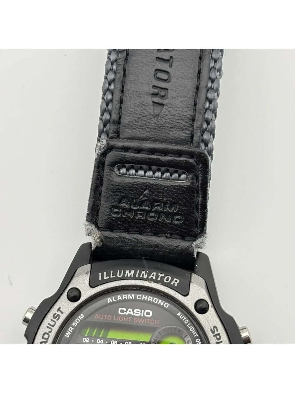 Vintage Casio Illuminator W-94H Green Holographic LCD Black Gray 37mm Auto EL